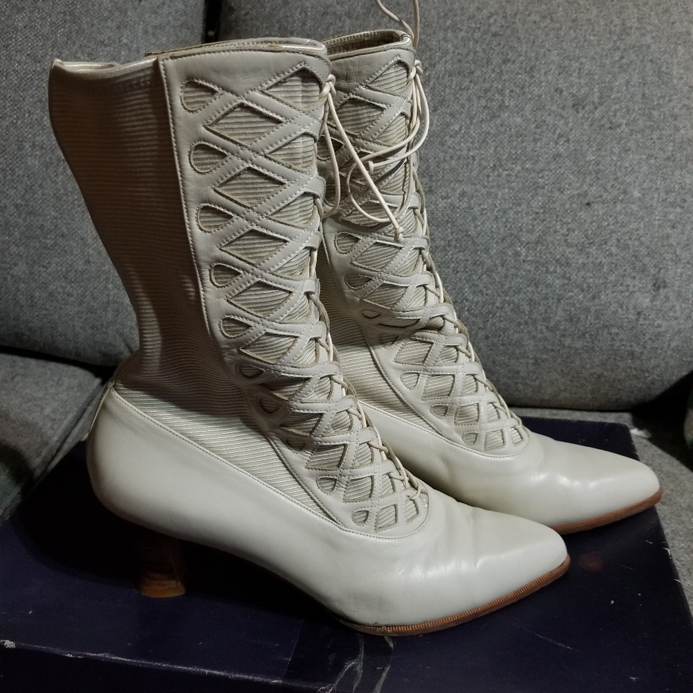 Stuart Weitzman Lattice Knight boots, size 8.5